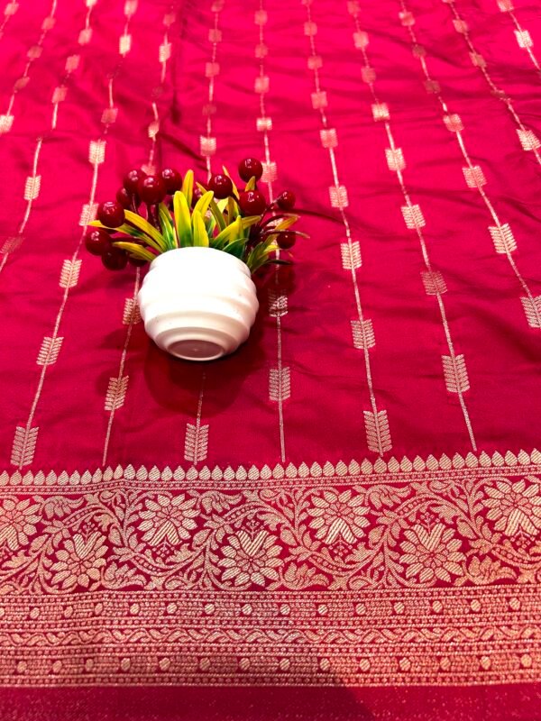 Maroon colour H.O silk stripes buti saree - Image 2