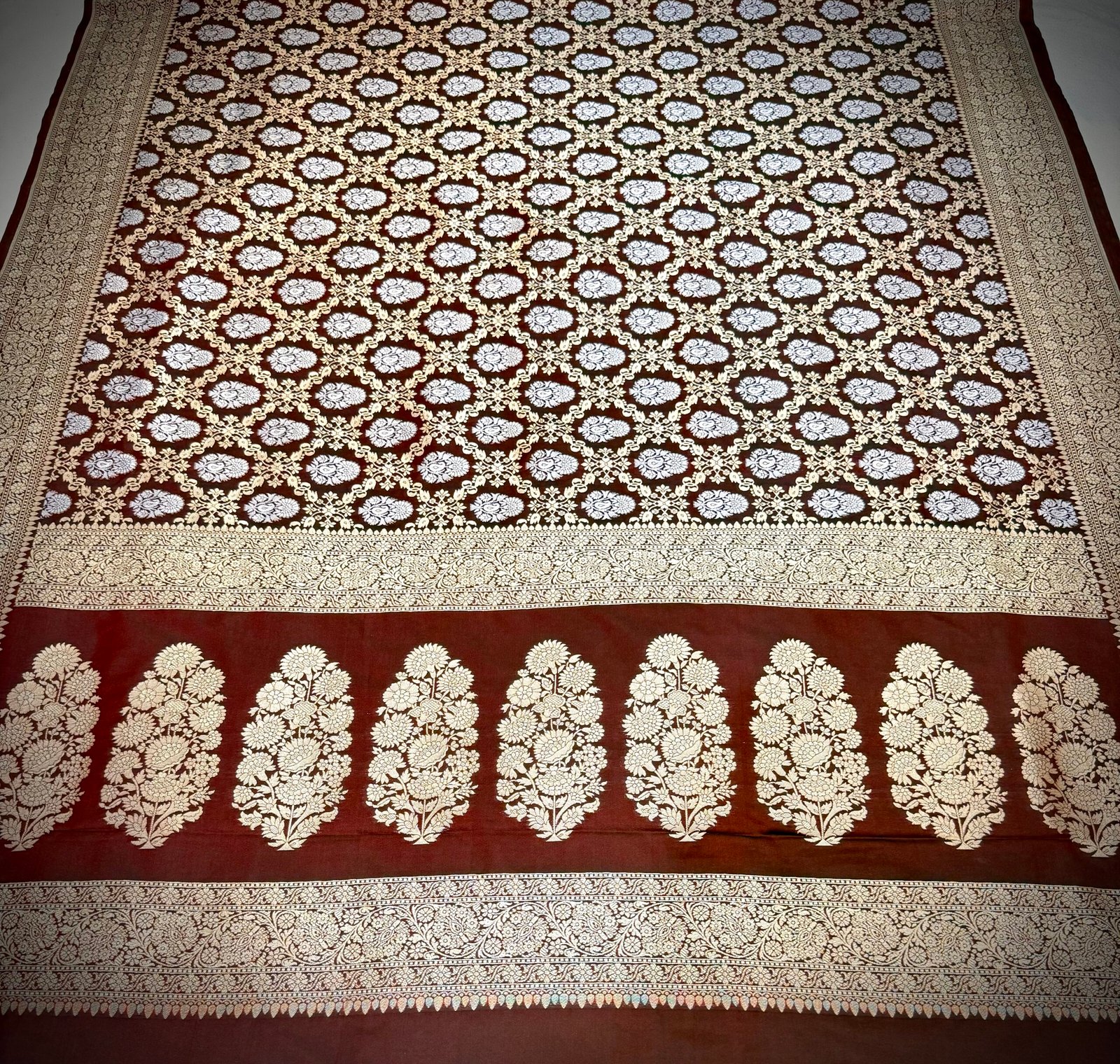 Dark maroon colour Banarasi mashru katan silk saree jaal pattern golden and silver zari weaving - Image 2