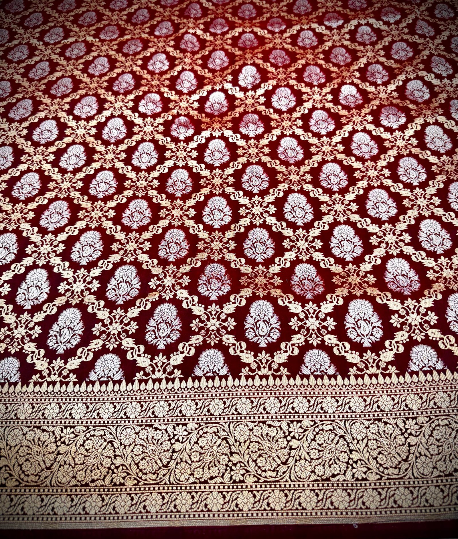 Dark maroon colour Banarasi mashru katan silk saree jaal pattern golden and silver zari weaving - Image 3