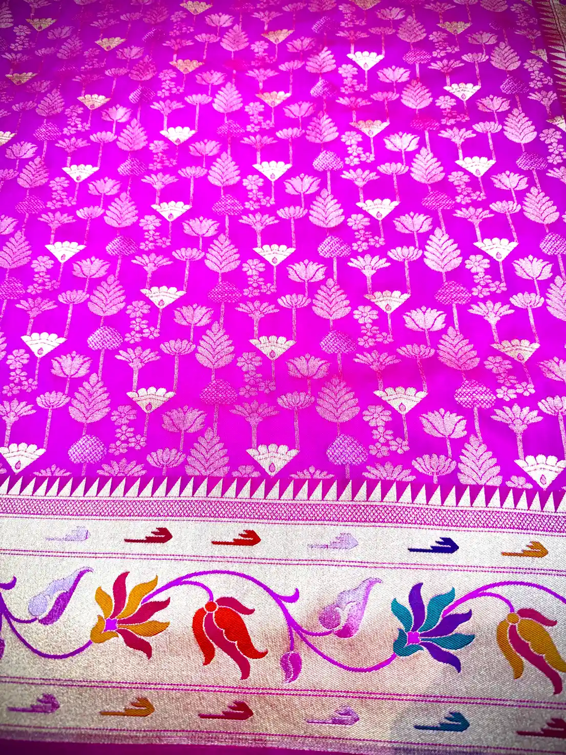 Magenta Pink Katan Silk Saree with Floral & Leaf Motif Weaving - Image 2