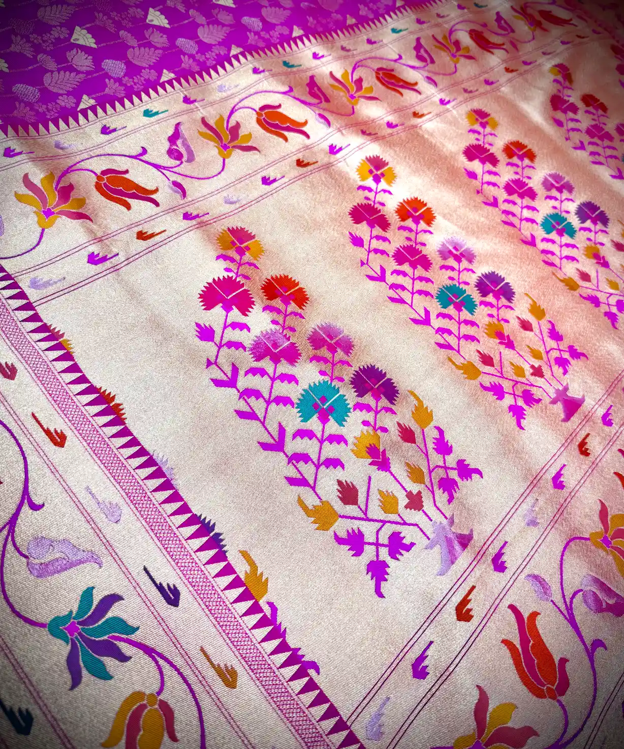 Magenta Pink Katan Silk Saree with Floral & Leaf Motif Weaving - Image 3
